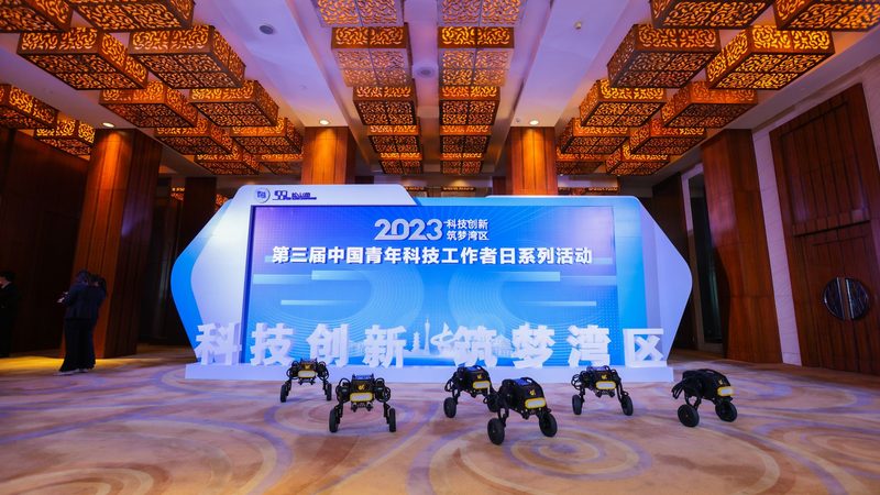 小标题：制造业面临数字化转型挑战
